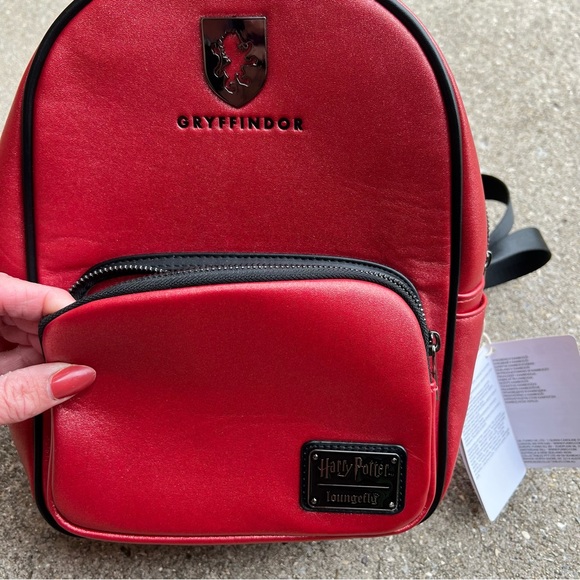 NWT Loungefly Harry Potter Gryffindor Elderwand Mini Backpack - Picture 4 of 12